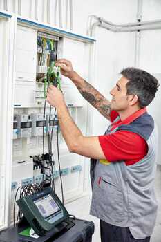 m820b-mavowatt240-app2 20388.jpg